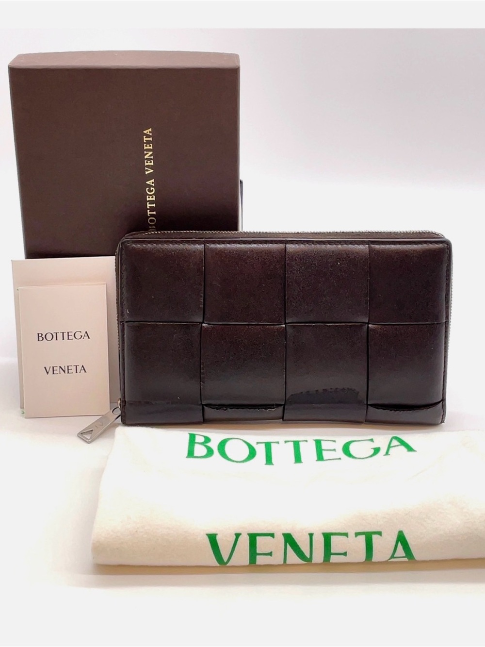Authentic Bottega Veneta Maxi Intrecciato Wallet w Box & Dust Bag
